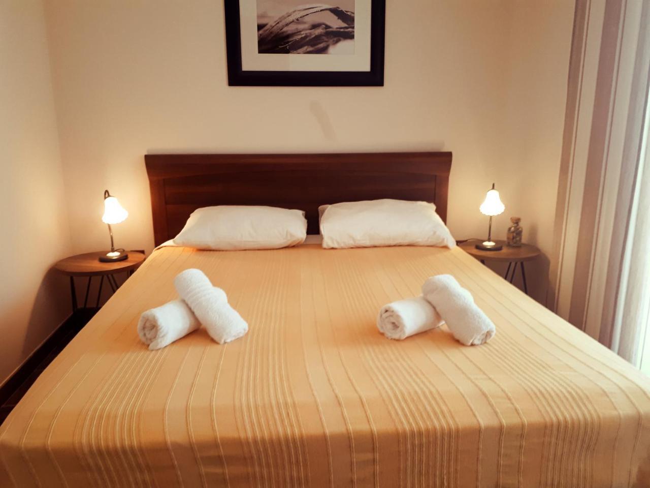 Guesthouse "Barboska" - Big Outdoor Swimming Pool & Private Tennis Court Воднян Екстер'єр фото
